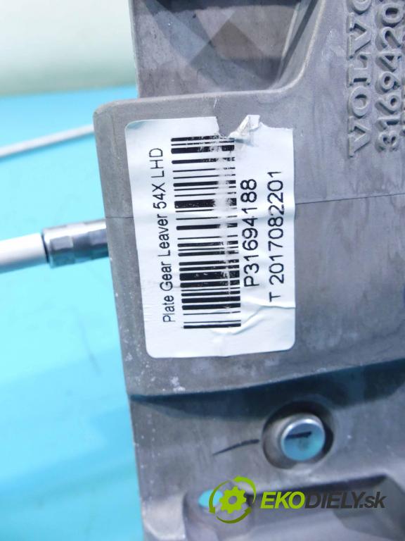 Volvo S90 2016- 2.0 T5 254KM automatic 187 kW 1969 cm3 4- Páka: Změny: stupeň,rýchlosť P31694188 (Rýchlostné páky / kulisy)