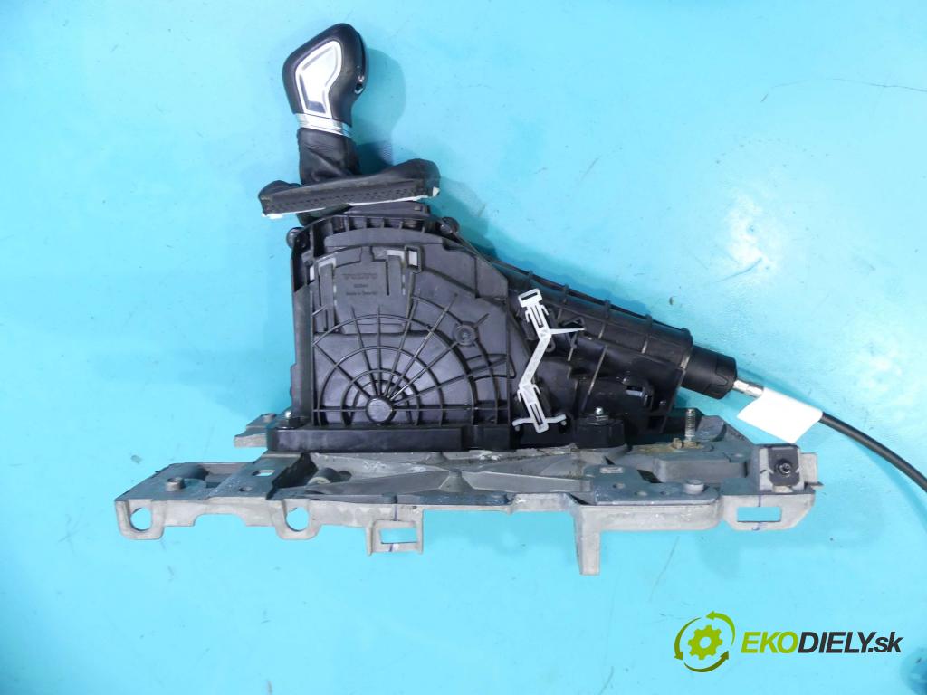 Volvo S90 2016- 2.0 T5 254KM automatic 187 kW 1969 cm3 4- Páka: Změny: stupeň,rýchlosť P31694188 (Rýchlostné páky / kulisy)