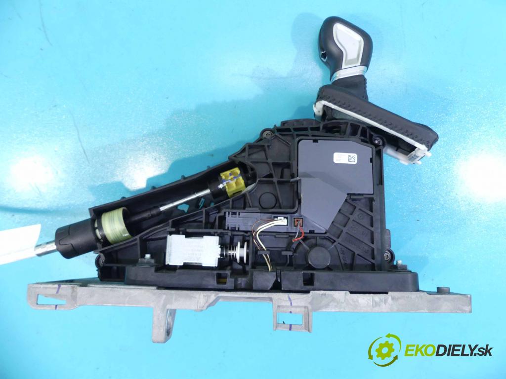 Volvo S90 2016- 2.0 T5 254KM automatic 187 kW 1969 cm3 4- Páka: Změny: stupeň,rýchlosť P31694188 (Rýchlostné páky / kulisy)