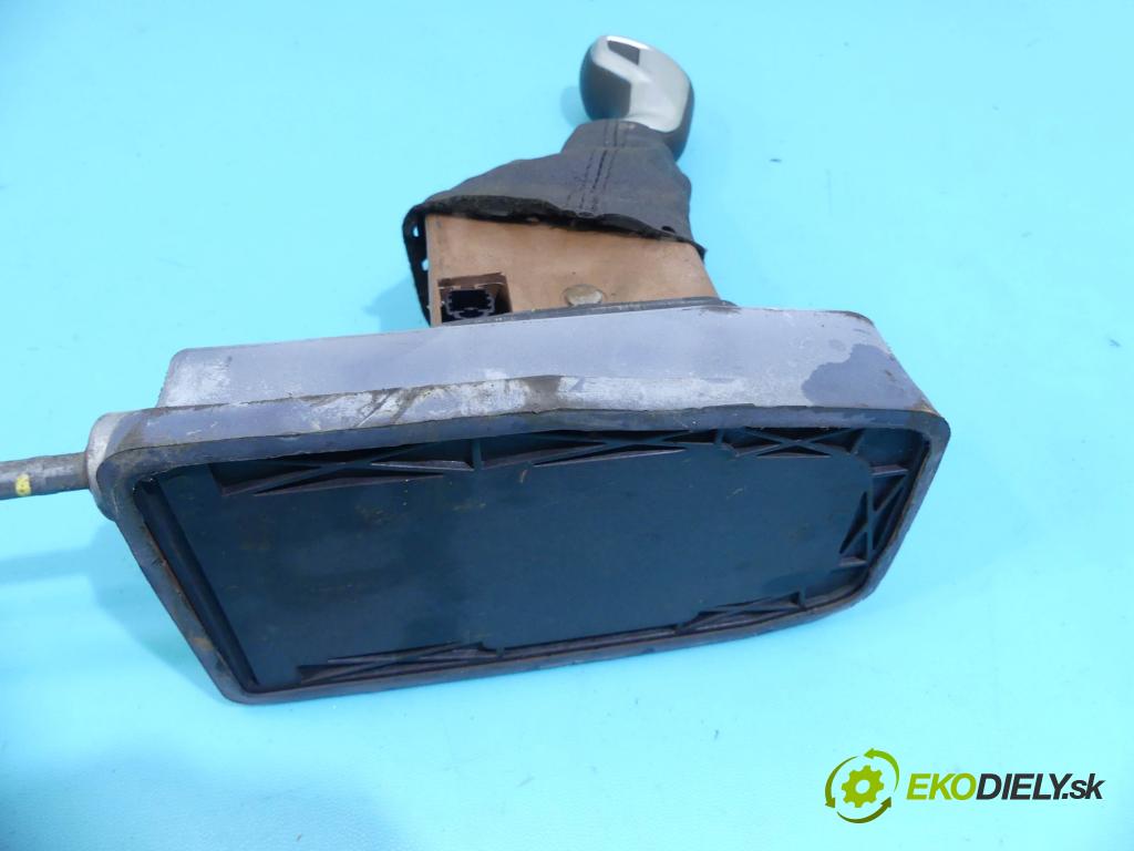 Citroen C5 II 2008-2017 1.6 THP 156 HP automatic 115 kW 1598 cm3 5- Páka: Změny: stupeň,rýchlosť 9686149980 (Rýchlostné páky / kulisy)