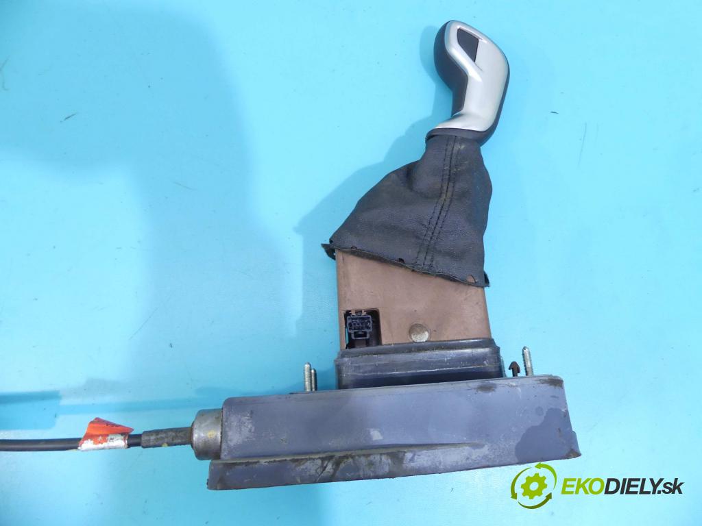 Citroen C5 II 2008-2017 1.6 THP 156 HP automatic 115 kW 1598 cm3 5- Páka: Změny: stupeň,rýchlosť 9686149980 (Rýchlostné páky / kulisy)