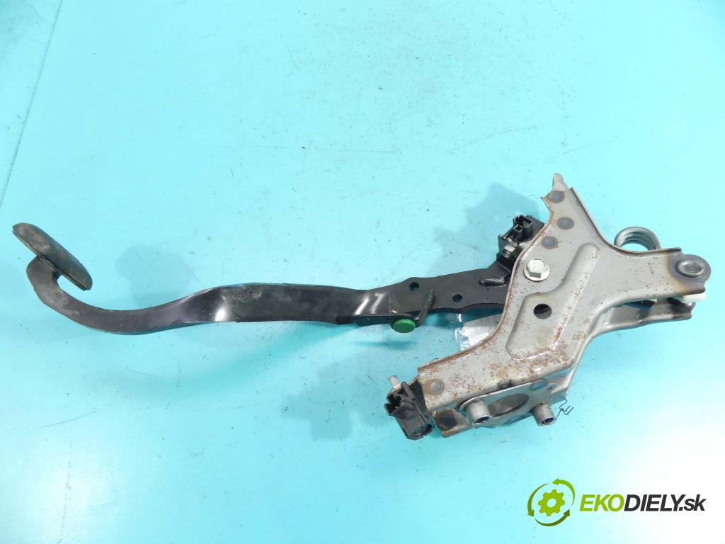 Toyota Corolla E16/E18  2013-2019 1.6 16v 132  HP manual 97 kW 1598 cm3 4- pedále  (Pedále)