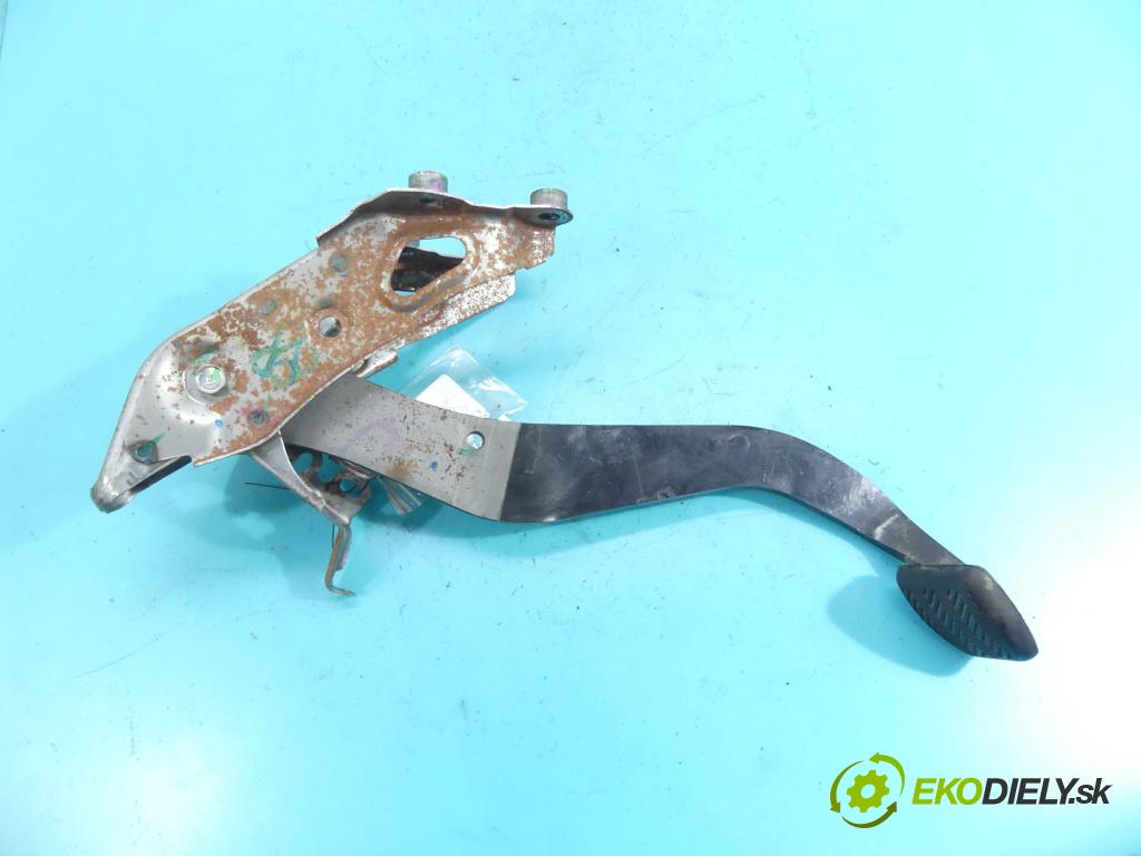 Toyota Corolla E16/E18  2013-2019 1.6 16v 132  HP manual 97 kW 1598 cm3 4- pedále  (Pedále)