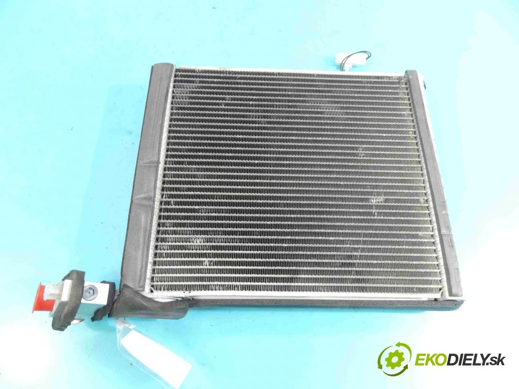 Toyota Corolla E16/E18  2013-2019 1.6 16v 132  HP manual 97 kW 1598 cm3 4- radiator  (Radiátory kúrenia)