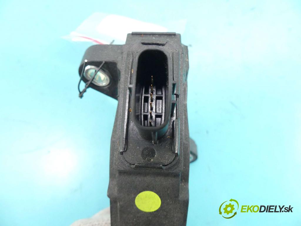 Toyota Corolla E16/E18  2013-2019 1.6 16v 132  HP manual 97 kW 1598 cm3 4- pedále 78110-0W040 (Pedále)