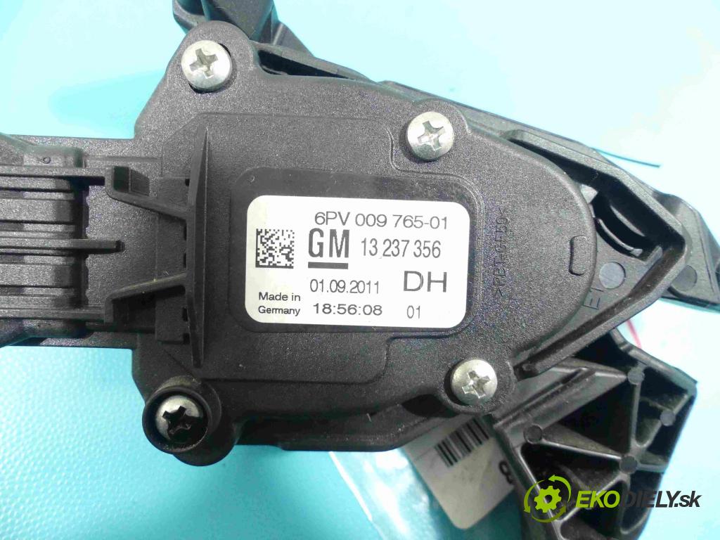 Opel Insignia A 2008-2017 2.0 cdti 160 HP manual 118 kW 1956 cm3 5- pedále 13237356 (Pedále)