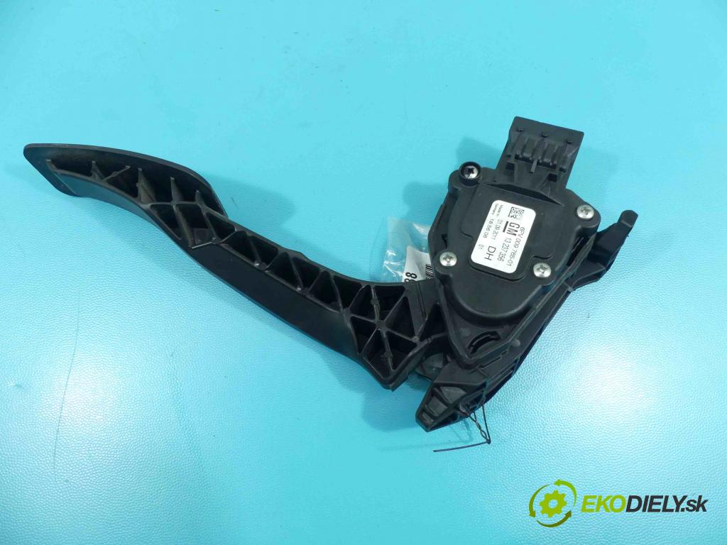 Opel Insignia A 2008-2017 2.0 cdti 160 HP manual 118 kW 1956 cm3 5- pedále 13237356 (Pedále)