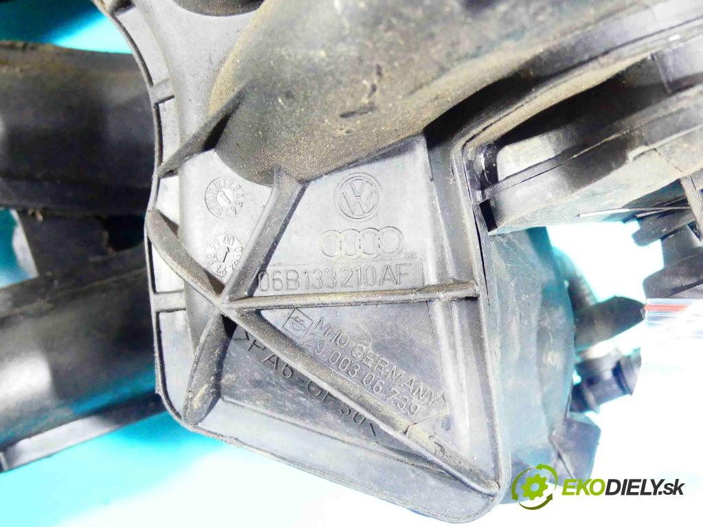 Audi A4 B5 1994-2001 1.6 SR 102 HP manual 75 kW 1595 cm3 5- zvod nasávací 06B133200D (Sacie potrubia)