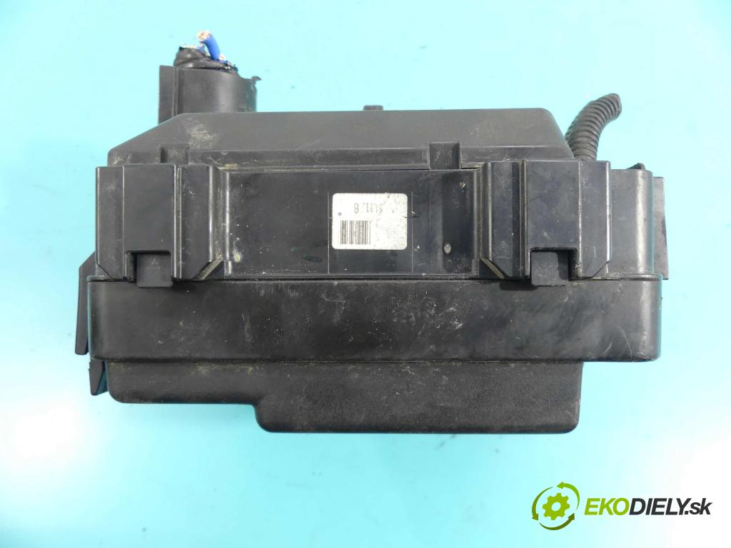 Honda Fr-v 2.0 16v 150 hp manual 110 kW 1998 cm3 5- skříňka pojistková  (Pojistkové skříňky)