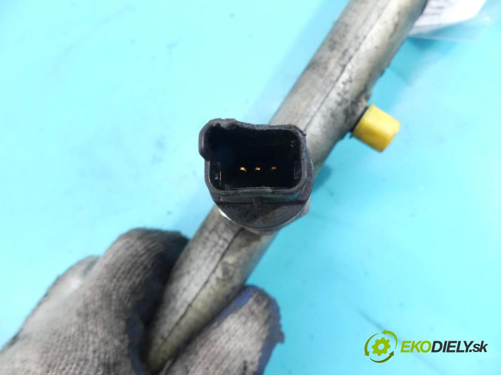 Citroen Xsara Picasso 2.0 hdi 90 HP manual 66 kW 1997 cm3 5- lišta vstrekovacia 0281002283 (Vstrekovacie lišty)