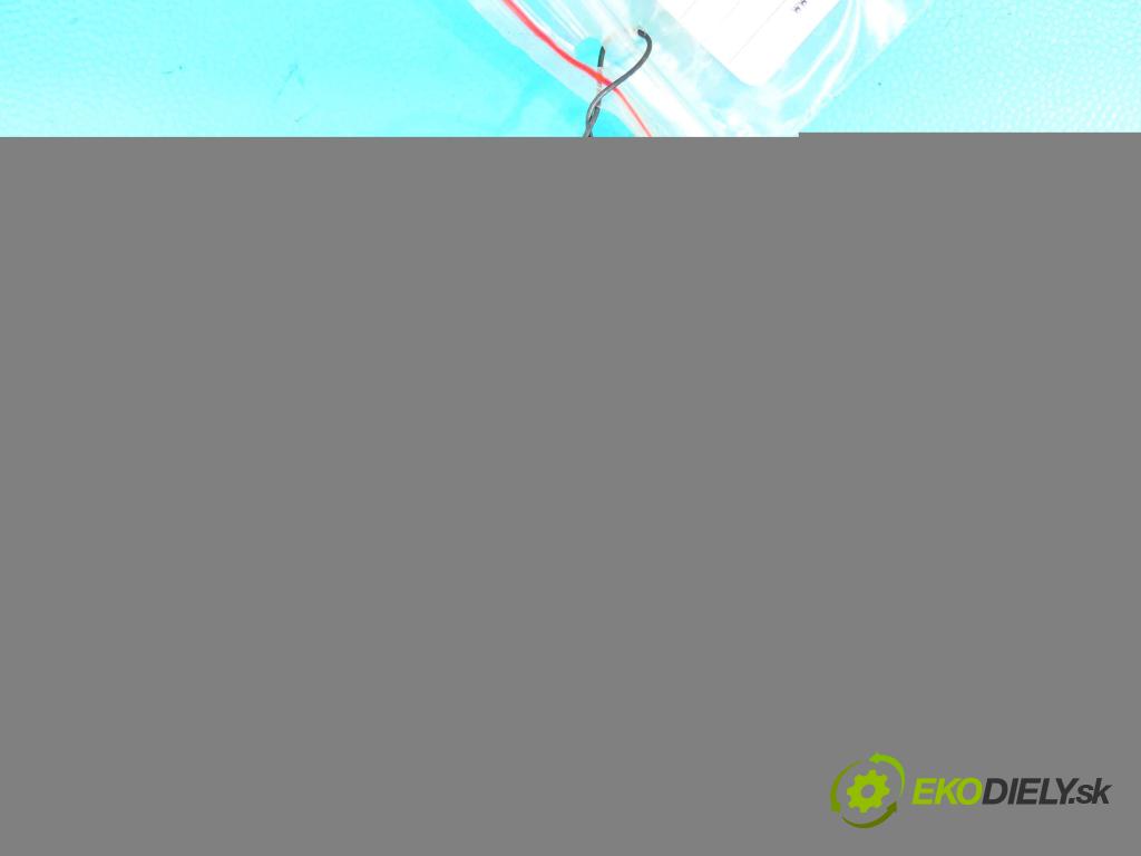 Toyota Auris II 2012-2018 1.6 D4D 111KM manual 82 kW 1598 cm3 5- Relé: 0281003115 (Relé)