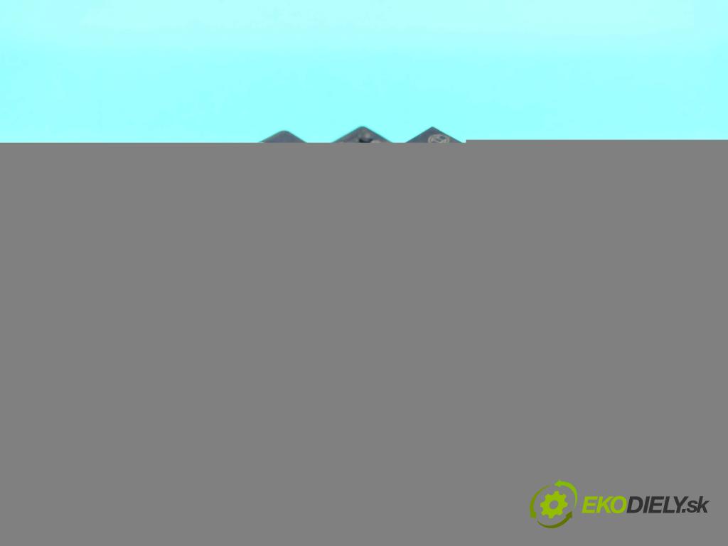 Toyota Auris II 2012-2018 1.6 D4D 111KM manual 82 kW 1598 cm3 5- Relé: 0281003115 (Relé)