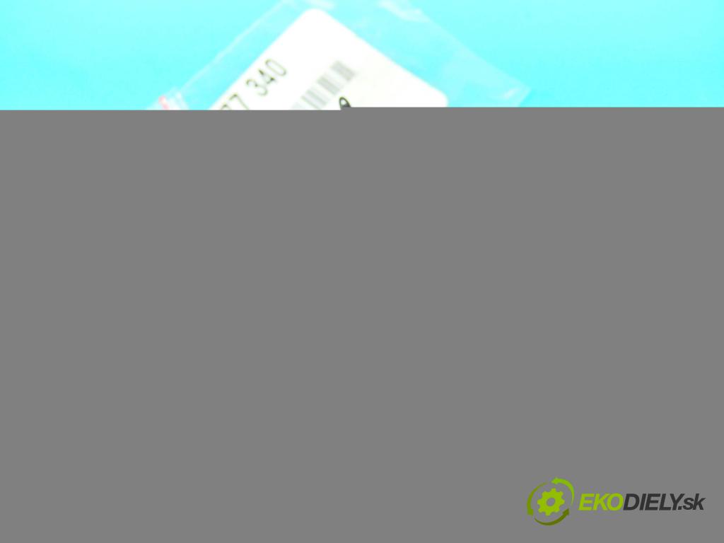 Toyota Auris II 2012-2018 1.6 D4D 111KM manual 82 kW 1598 cm3 5- Relé: 0281003115 (Relé)