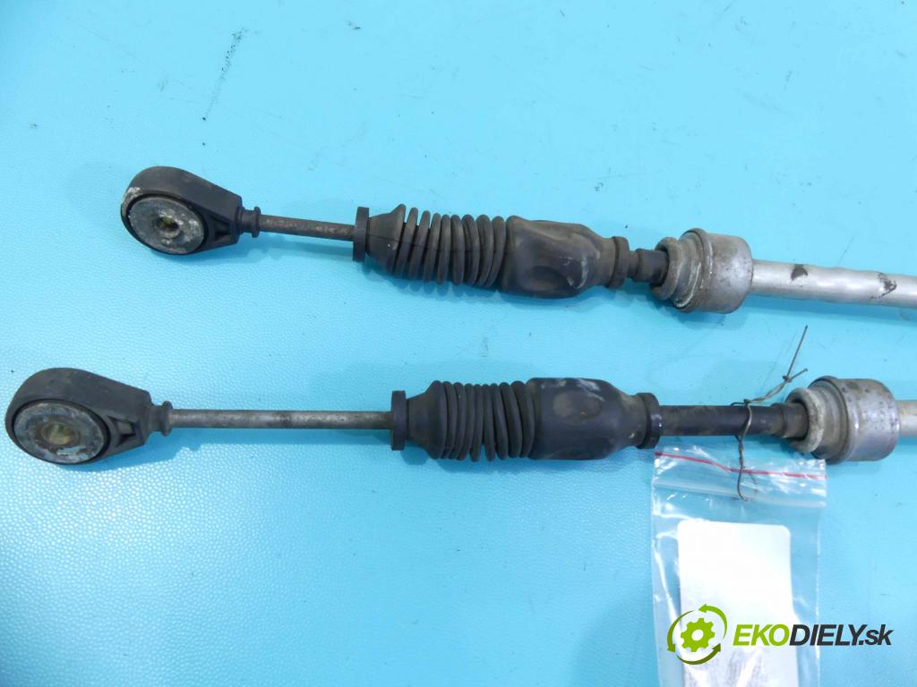 Toyota Auris II 2012-2018 1.6 D4D 111KM manual 82 kW 1598 cm3 5- Páka: Změny: stupeň,rýchlosť  (Rýchlostné páky / kulisy)