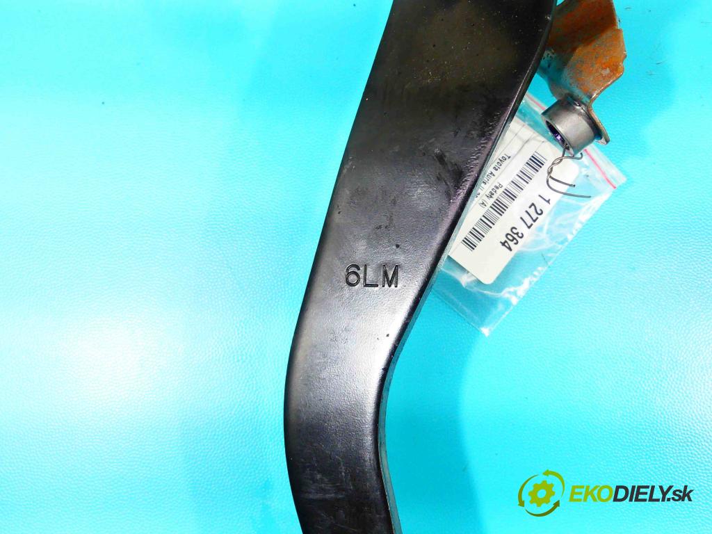 Toyota Auris II 2012-2018 1.6 D4D 111KM manual 82 kW 1598 cm3 5- pedále  (Pedále)