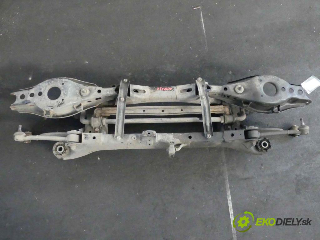 Toyota Auris II 2012-2018 1.6 D4D 111KM manual 82 kW 1598 cm3 5- zadní výztuha