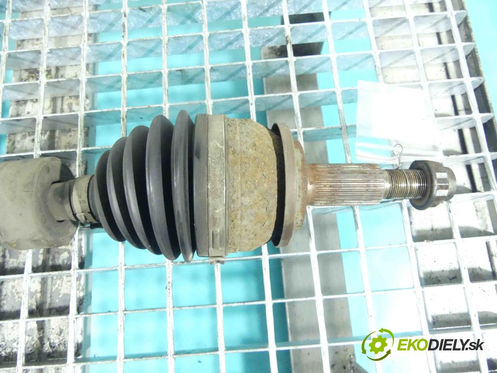 Toyota Auris II 2012-2018 1.6 D4D 111KM manual 82 kW 1598 cm3 5- poloos ľavé  (Poloosy)