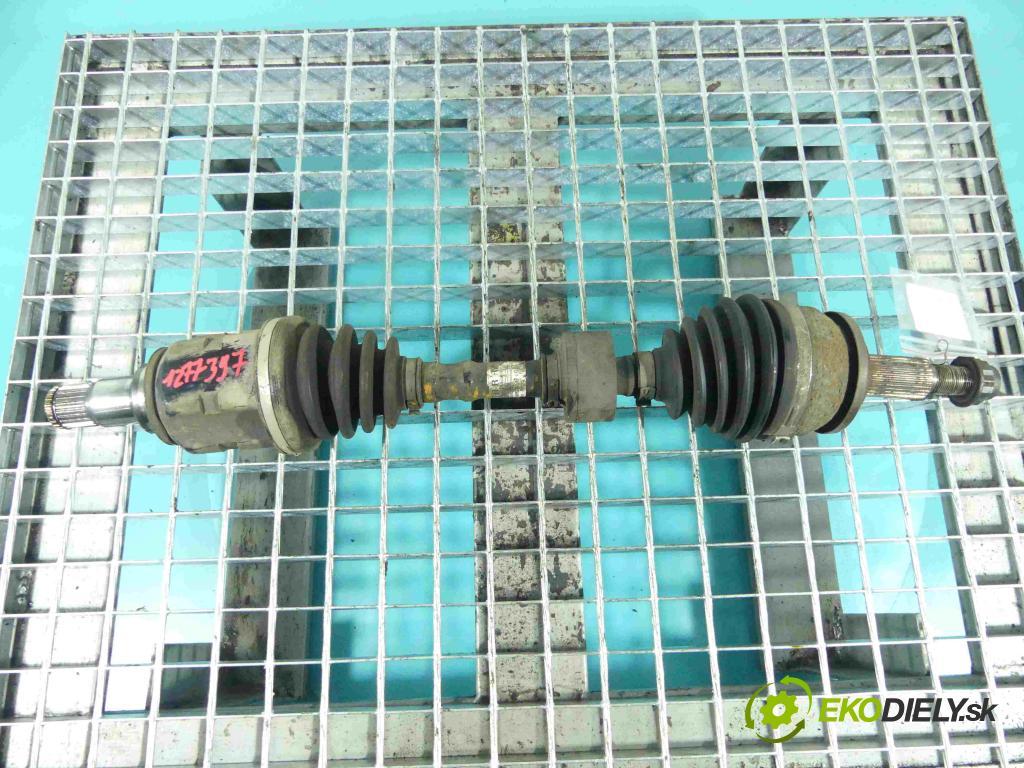 Toyota Auris II 2012-2018 1.6 D4D 111KM manual 82 kW 1598 cm3 5- poloos ľavé  (Poloosy)