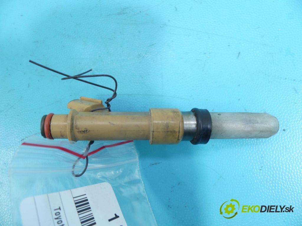 Toyota Corolla E16/E18  2013-2019 1.6 16v 132  HP manual 97 kW 1598 cm3 4- vstrek 23250-0T030 (Vstrekovače)