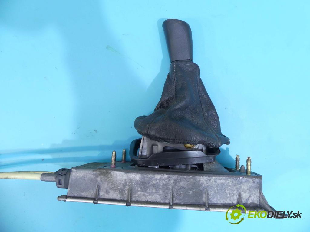 Skoda Fabia I 1999-2007 1.2 6V 54 HP manual 40 kW 1198 cm3 5- Páka: Změny: stupeň,rýchlosť 6Q0711061 (Rýchlostné páky / kulisy)