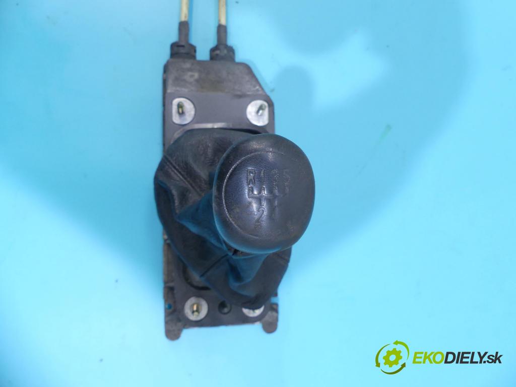 Skoda Fabia I 1999-2007 1.2 6V 54 HP manual 40 kW 1198 cm3 5- Páka: Změny: stupeň,rýchlosť 6Q0711061 (Rýchlostné páky / kulisy)