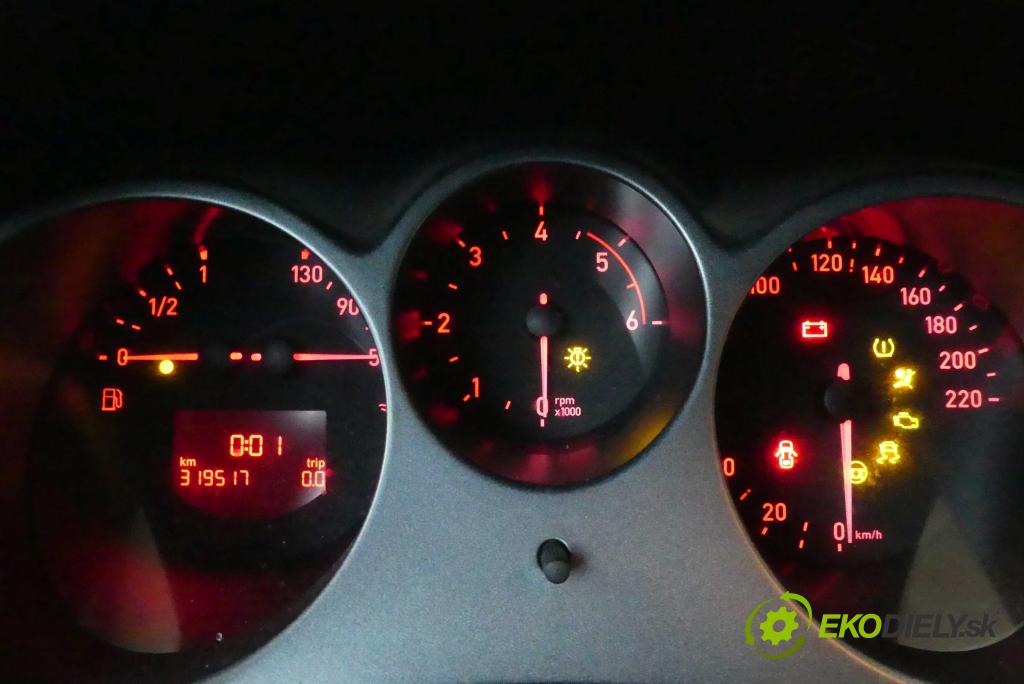 Seat Altea 1.9 tdi 105 HP manual 77 kW 1896 cm3 5- prístrojovka/ budíky 5P0920823C (Prístrojové dosky, displeje)
