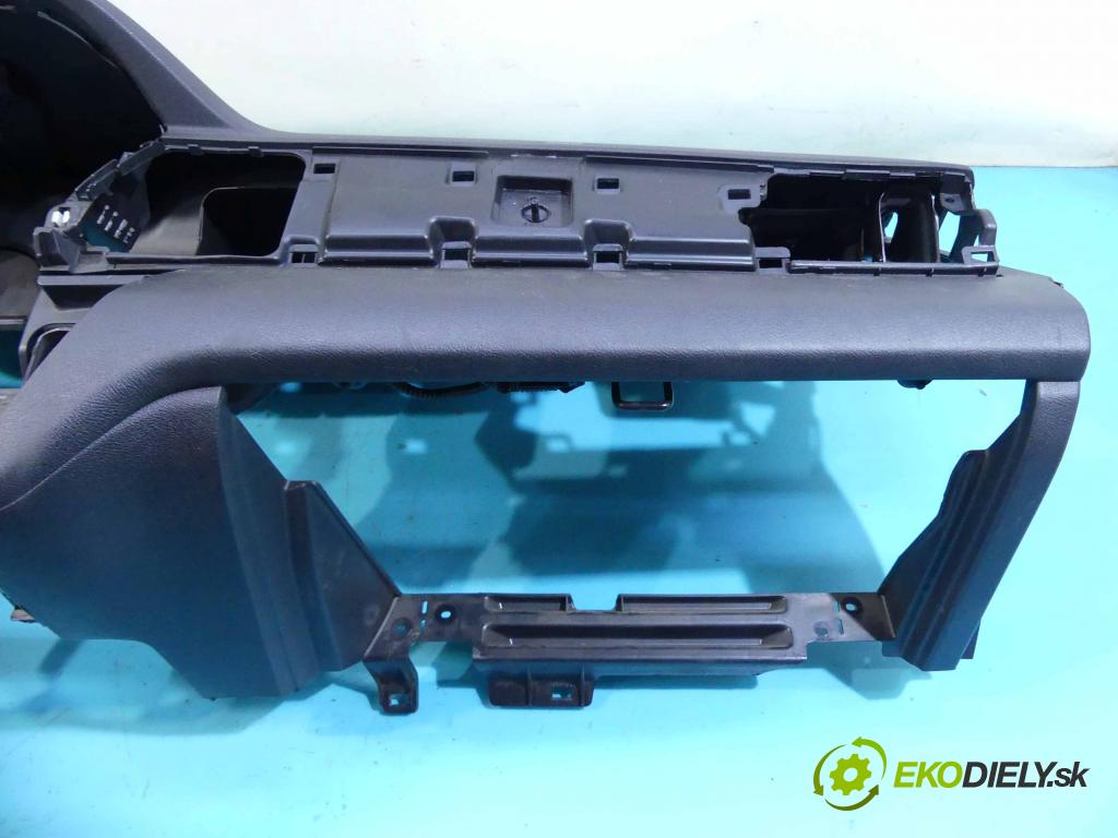 Honda Fr-v 2.0 16v 150 HP manual 110 kW 1998 cm3 5- kokpit,pristrojová doska rozdeľovacia
