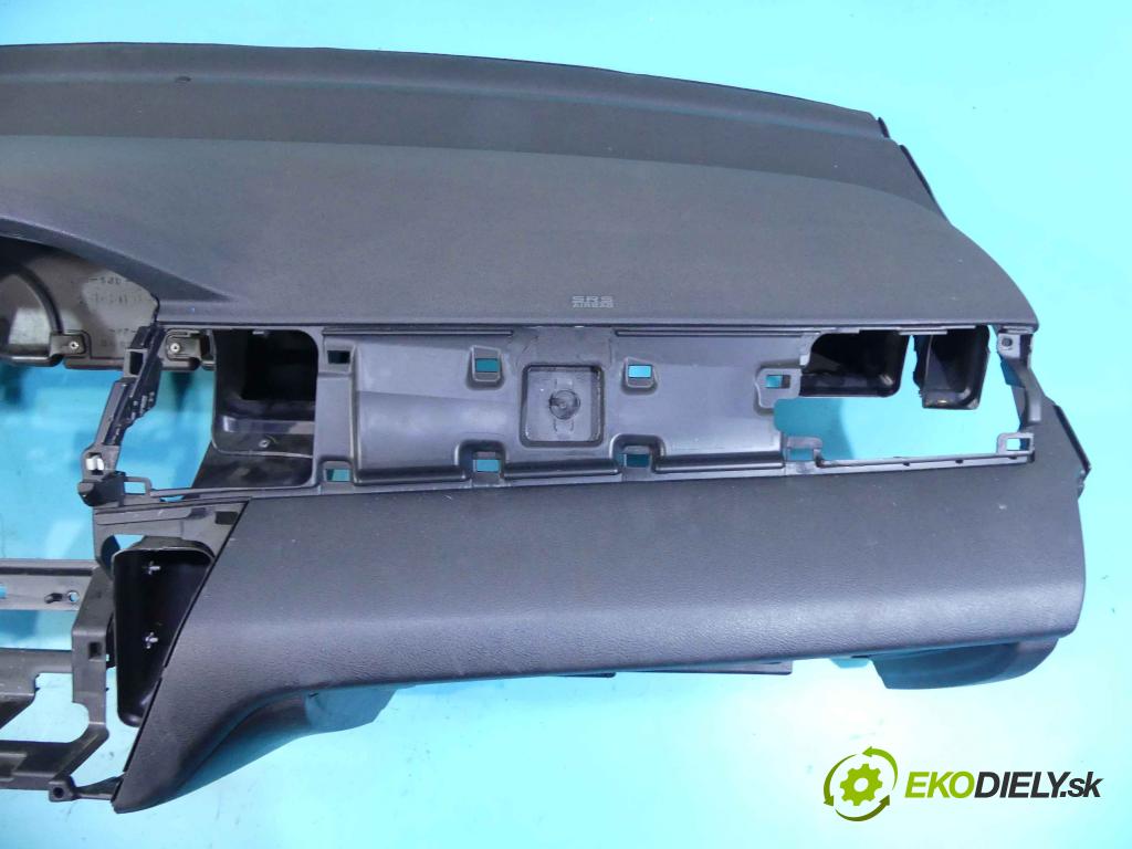 Honda Fr-v 2.0 16v 150 HP manual 110 kW 1998 cm3 5- kokpit,pristrojová doska rozdeľovacia