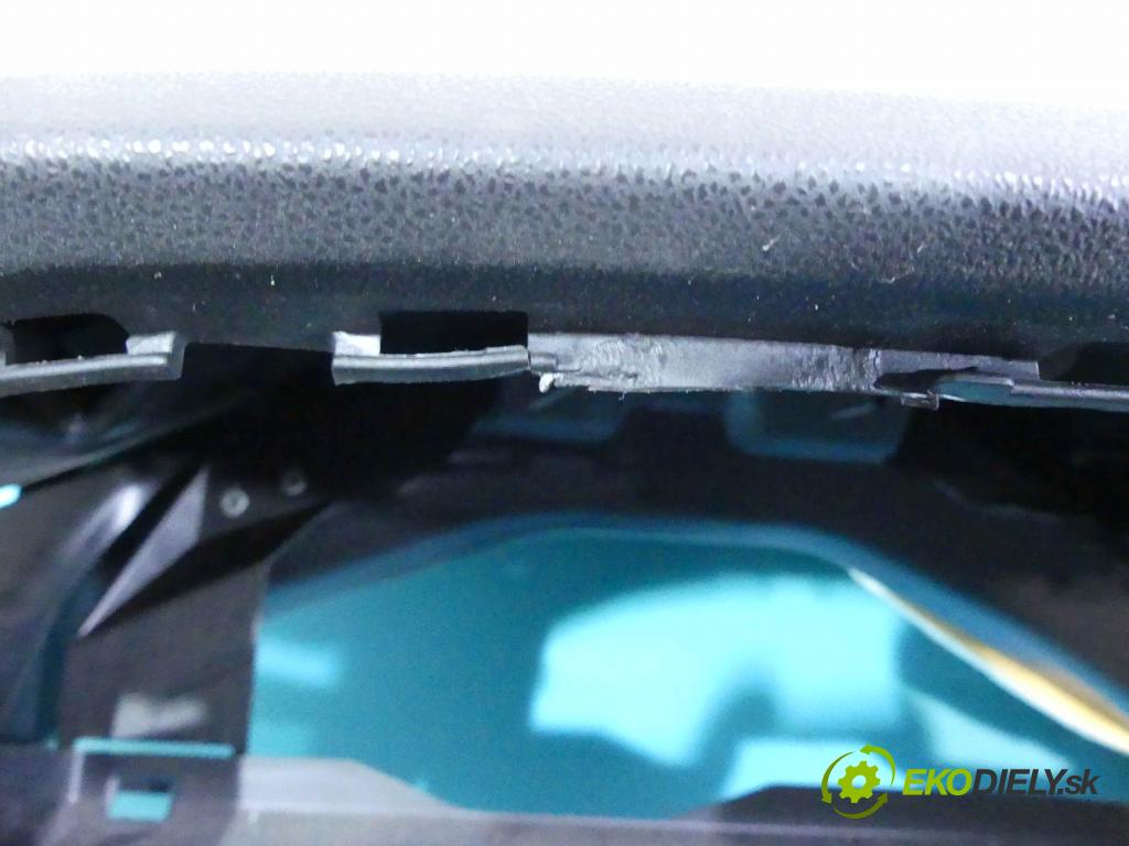 Honda Fr-v 2.0 16v 150 HP manual 110 kW 1998 cm3 5- kokpit,pristrojová doska rozdeľovacia
