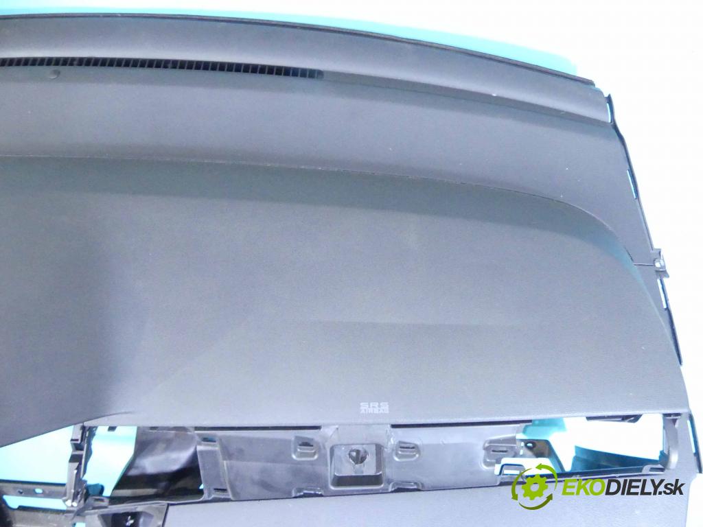 Honda Fr-v 2.0 16v 150 HP manual 110 kW 1998 cm3 5- kokpit,pristrojová doska rozdeľovacia