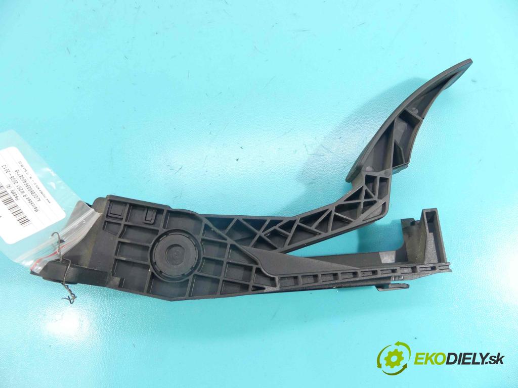 Mercedes R W251 2005-2013 3.5 V6 272 HP automatic 200 kW 3498 cm3 5- pedále A1643000004 (Pedále)