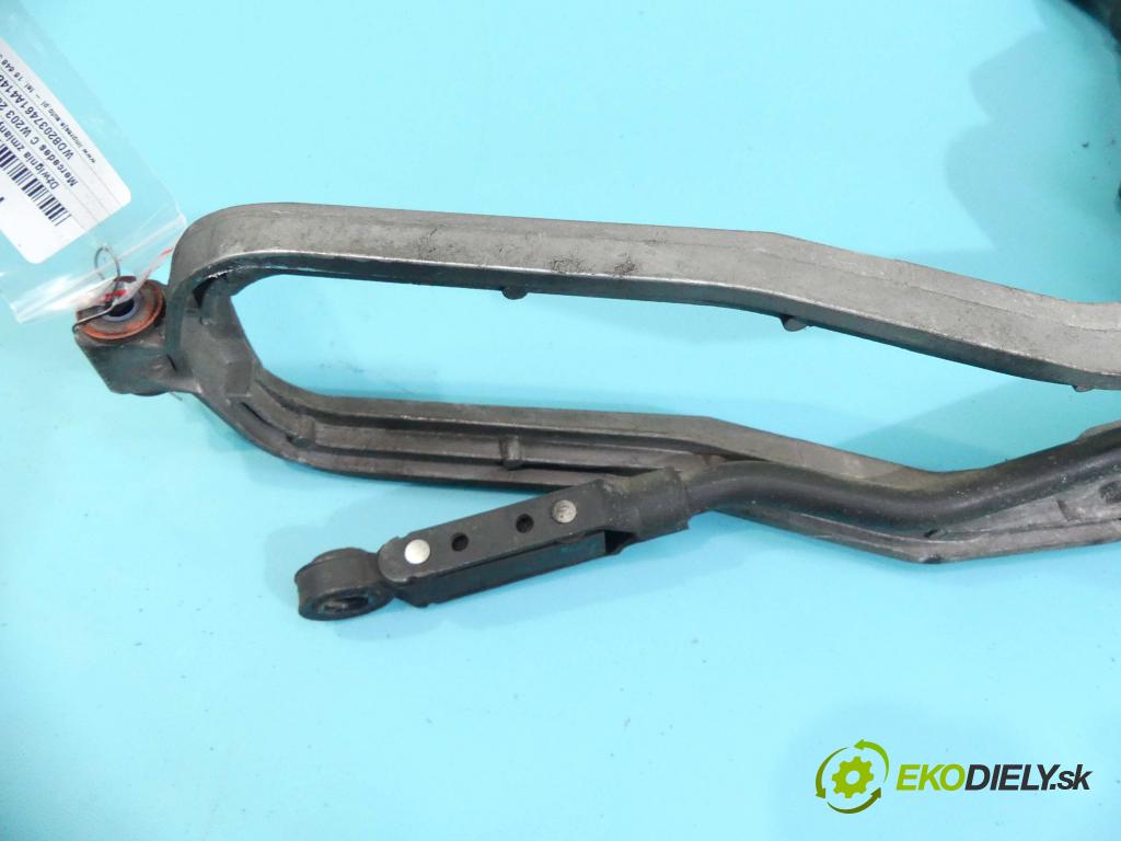 Mercedes C W203 2000-2007 1.8 kompressor 143 HP manual 105 kW 1796 cm3 3- Páka: Změny: stupeň,rýchlosť  (Rýchlostné páky / kulisy)