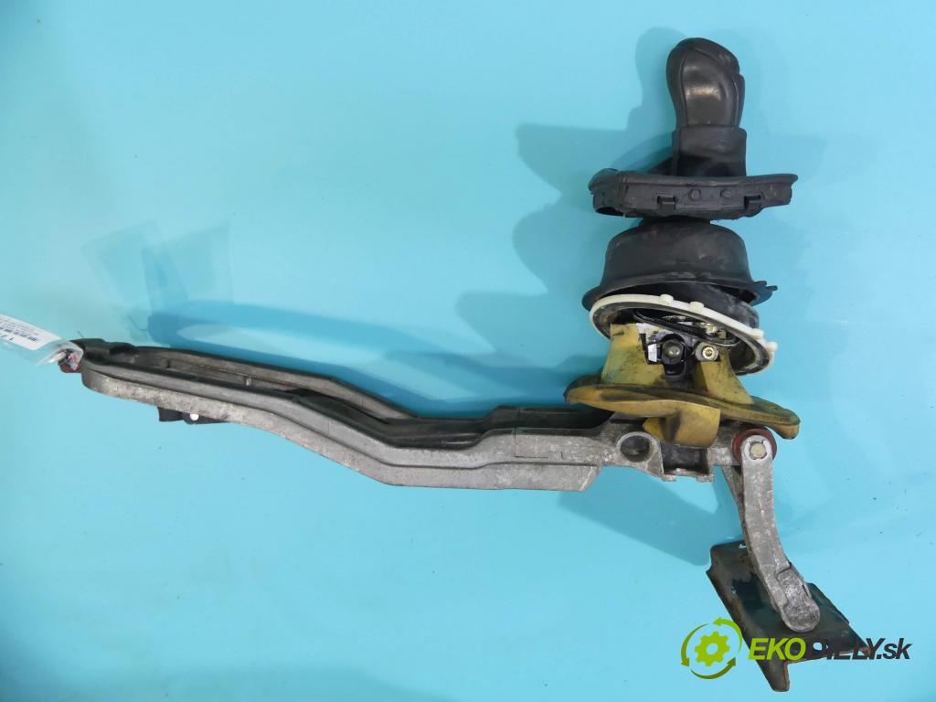 Mercedes C W203 2000-2007 1.8 kompressor 143 HP manual 105 kW 1796 cm3 3- Páka: Změny: stupeň,rýchlosť  (Rýchlostné páky / kulisy)