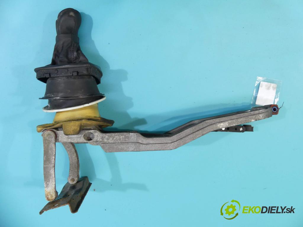 Mercedes C W203 2000-2007 1.8 kompressor 143 HP manual 105 kW 1796 cm3 3- Páka: Změny: stupeň,rýchlosť  (Rýchlostné páky / kulisy)