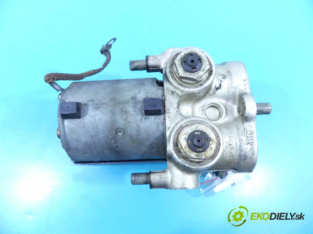 Mercedes 124 2.0d 75 HP manual 55 kW 1997 cm3 4- čerpadlo abs 0265200043 (Pumpy ABS)