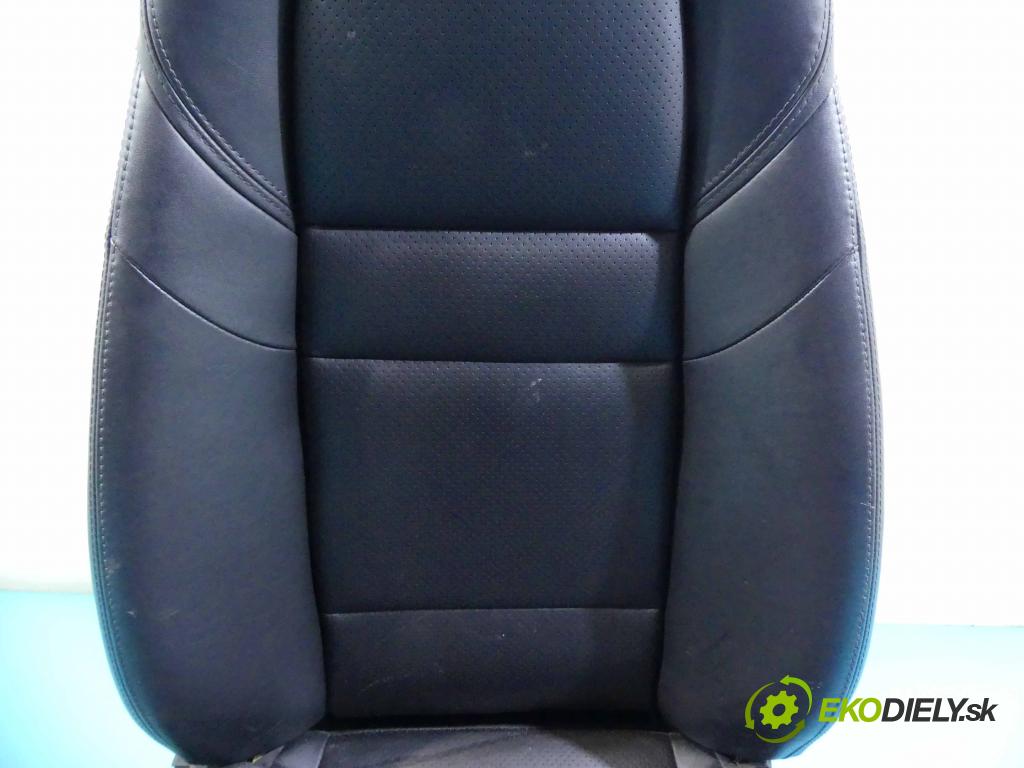 Porsche Panamera I 970 2009-2016 3.0 V6 420 hp automatic 309 kW 2997 cm3 5- Sedačka pravý  (Sedačky, sedadlá)