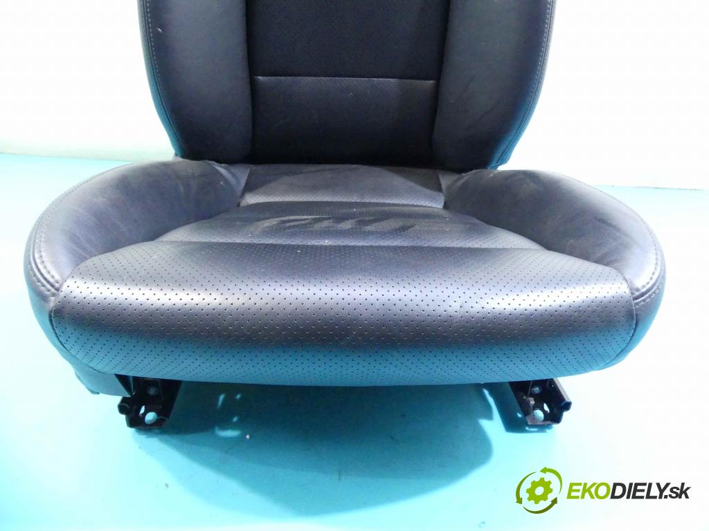 Porsche Panamera I 970 2009-2016 3.0 V6 420 hp automatic 309 kW 2997 cm3 5- Sedačka pravý  (Sedačky, sedadlá)