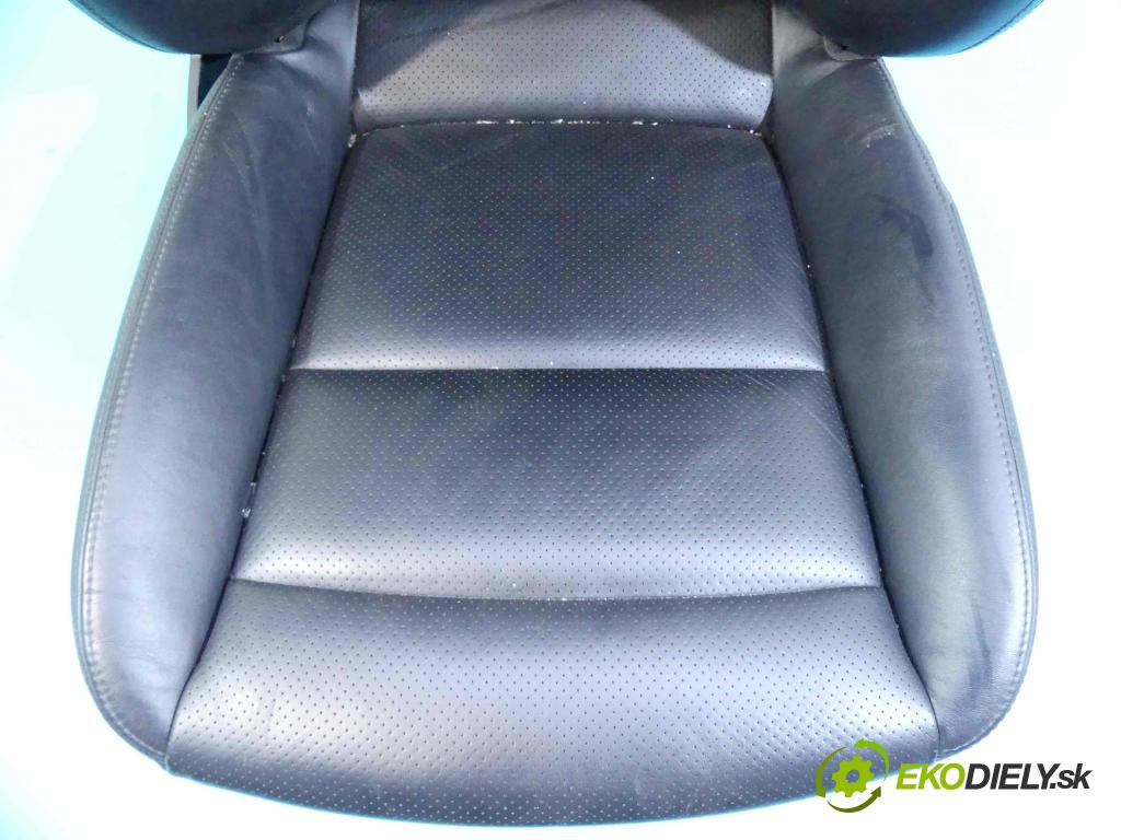 Porsche Panamera I 970 2009-2016 3.0 V6 420 hp automatic 309 kW 2997 cm3 5- Sedačka pravý  (Sedačky, sedadlá)