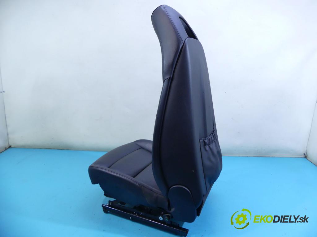 Porsche Panamera I 970 2009-2016 3.0 V6 420 hp automatic 309 kW 2997 cm3 5- Sedačka pravý  (Sedačky, sedadlá)