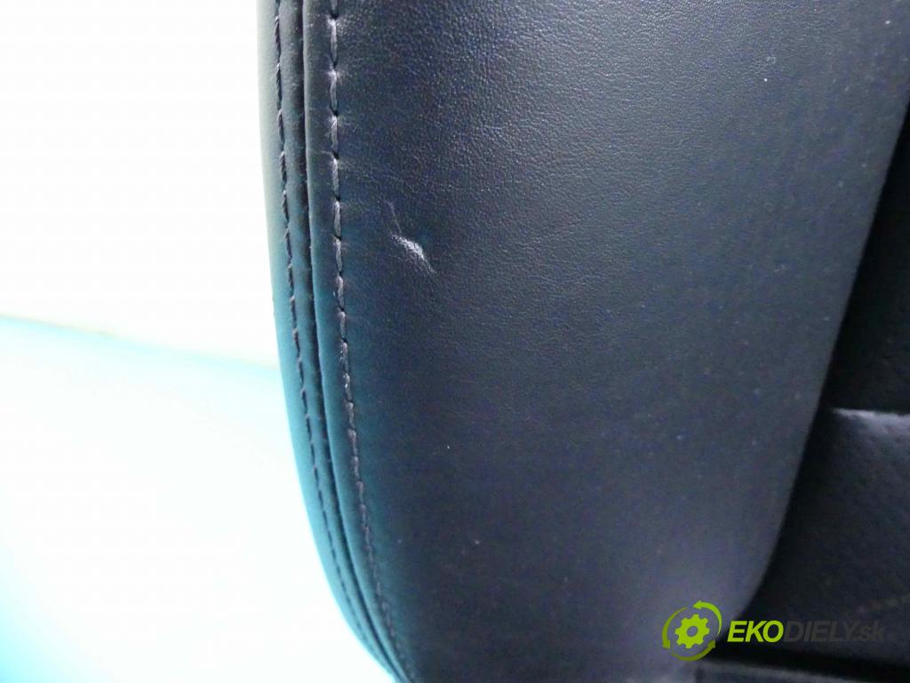 Porsche Panamera I 970 2009-2016 3.0 V6 420 hp automatic 309 kW 2997 cm3 5- Sedačka pravý  (Sedačky, sedadlá)