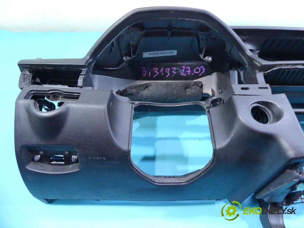 Mercedes E W212 2009-2016 2,2.0 CDI 136 HP automatic 100 kW 2143 cm3 4- kokpit,pristrojová doska rozdeľovacia