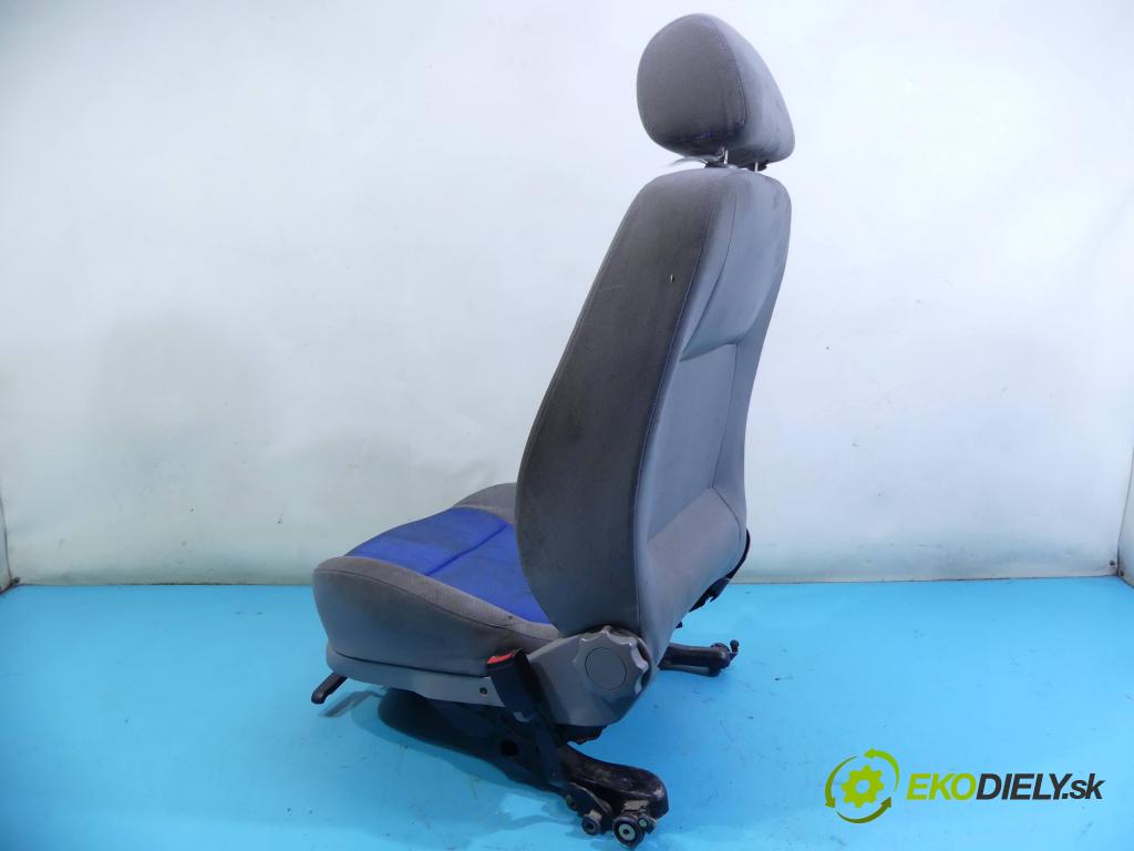 Vw Lupo 1.0 mpi 50KM manual 37 kW 999 cm3 3- Sedačka pravý  (Sedačky, sedadlá)