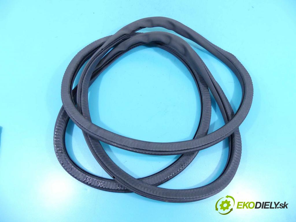 Porsche Panamera I 970 2009-2016 3.0 V6 420hp automatic 309 kW 2997 cm3 5- Těsnění: dveře zadní pravé  (Ostatní)