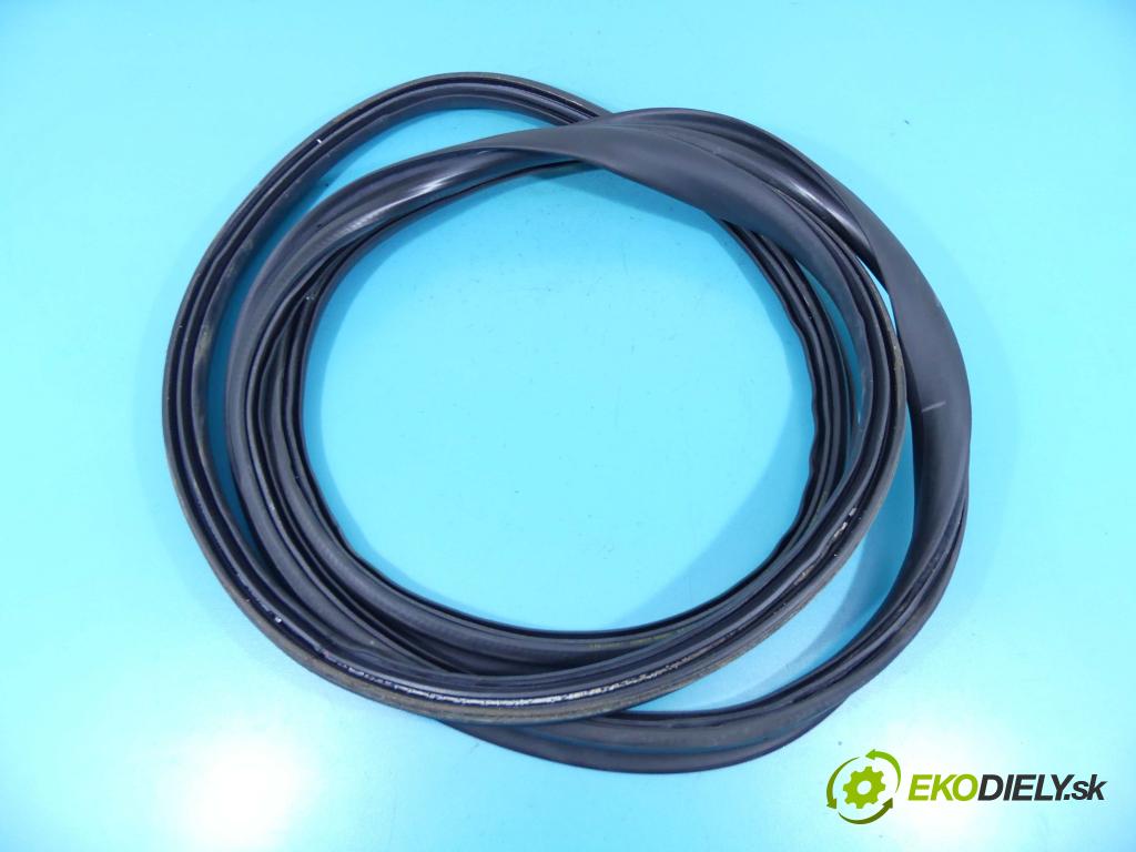 Porsche Panamera I 970 2009-2016 3.0 V6 420hp automatic 309 kW 2997 cm3 5- Těsnění: dveře zadní levé  (Ostatní)