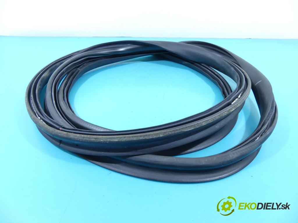 Porsche Panamera I 970 2009-2016 3.0 V6 420hp automatic 309 kW 2997 cm3 5- Těsnění: dveře zadní levé  (Ostatní)