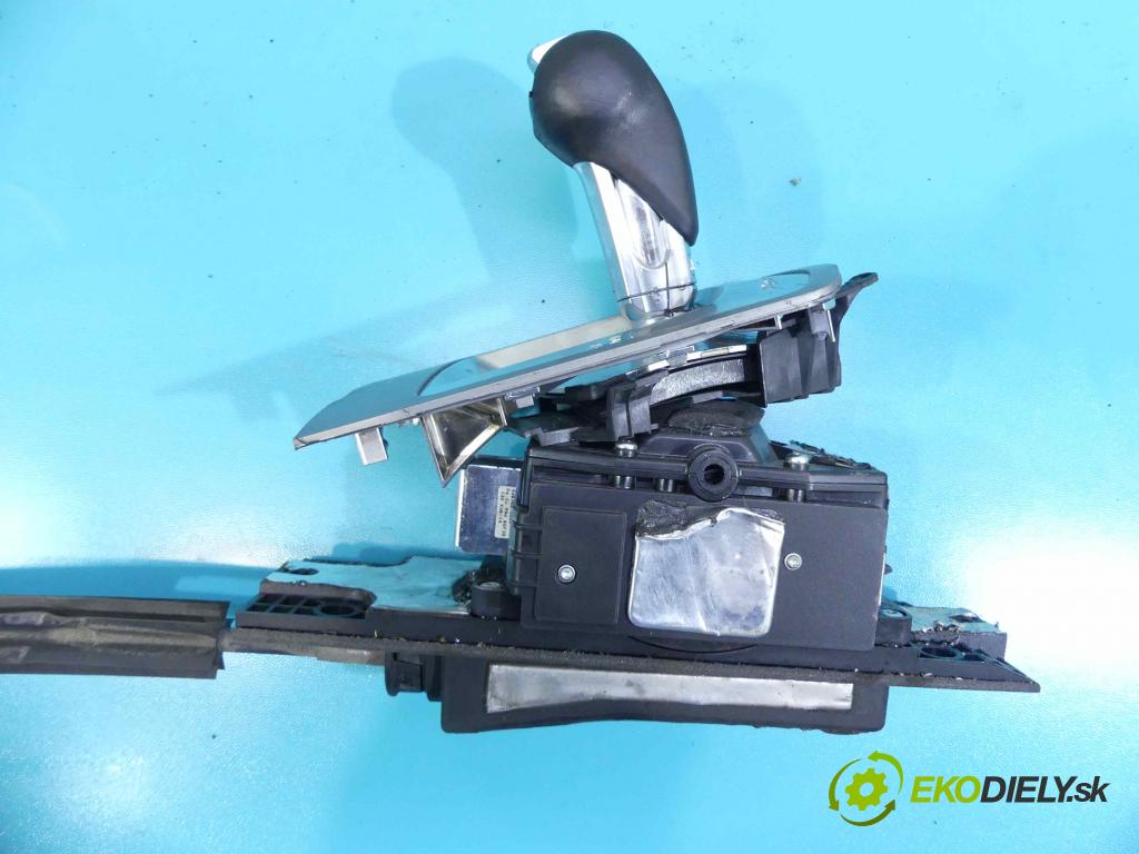 Porsche Panamera I 970 2009-2016 3.0 V6 420 hp automatic 309 kW 2997 cm3 5- Páka: Změny: stupeň,rýchlosť 5387063395 (Rýchlostné páky / kulisy)