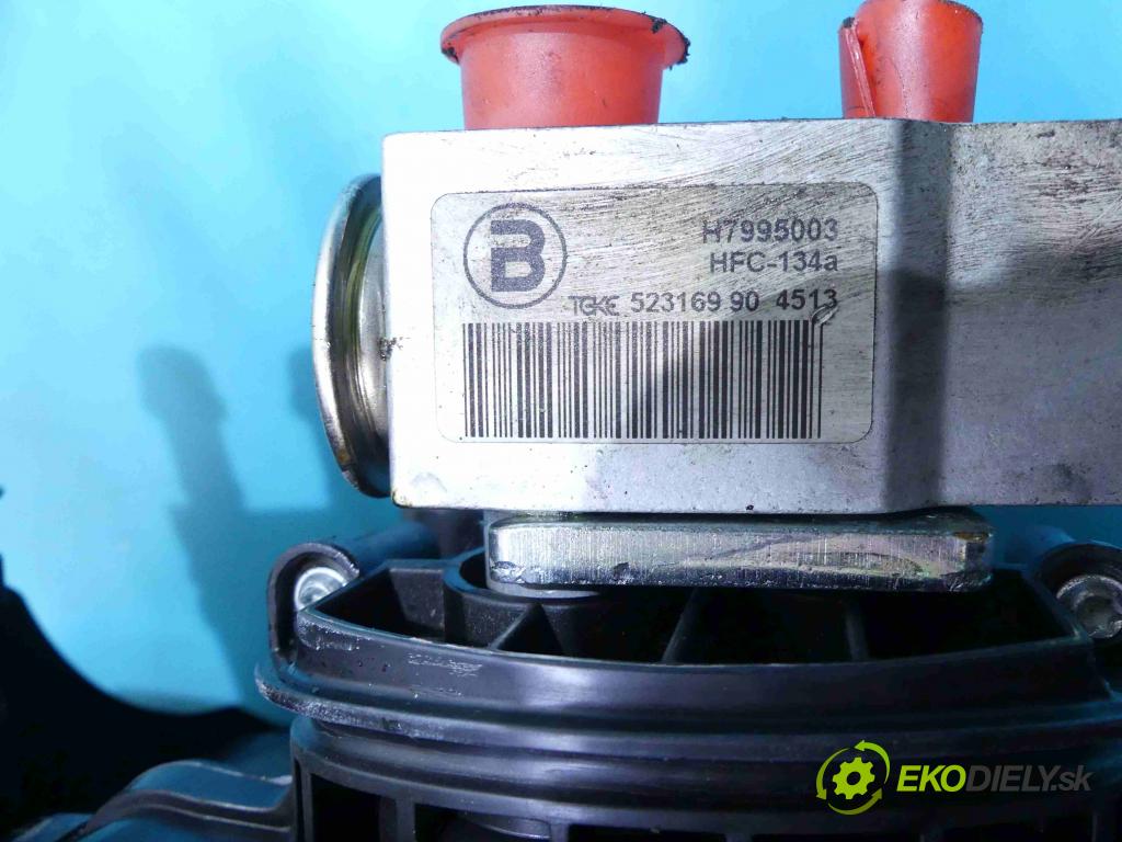 Porsche Panamera I 970 2009-2016 3.0 V6 420hp automatic 309 kW 2997 cm3 5- radiátor 97057301116 (Radiátory topení)