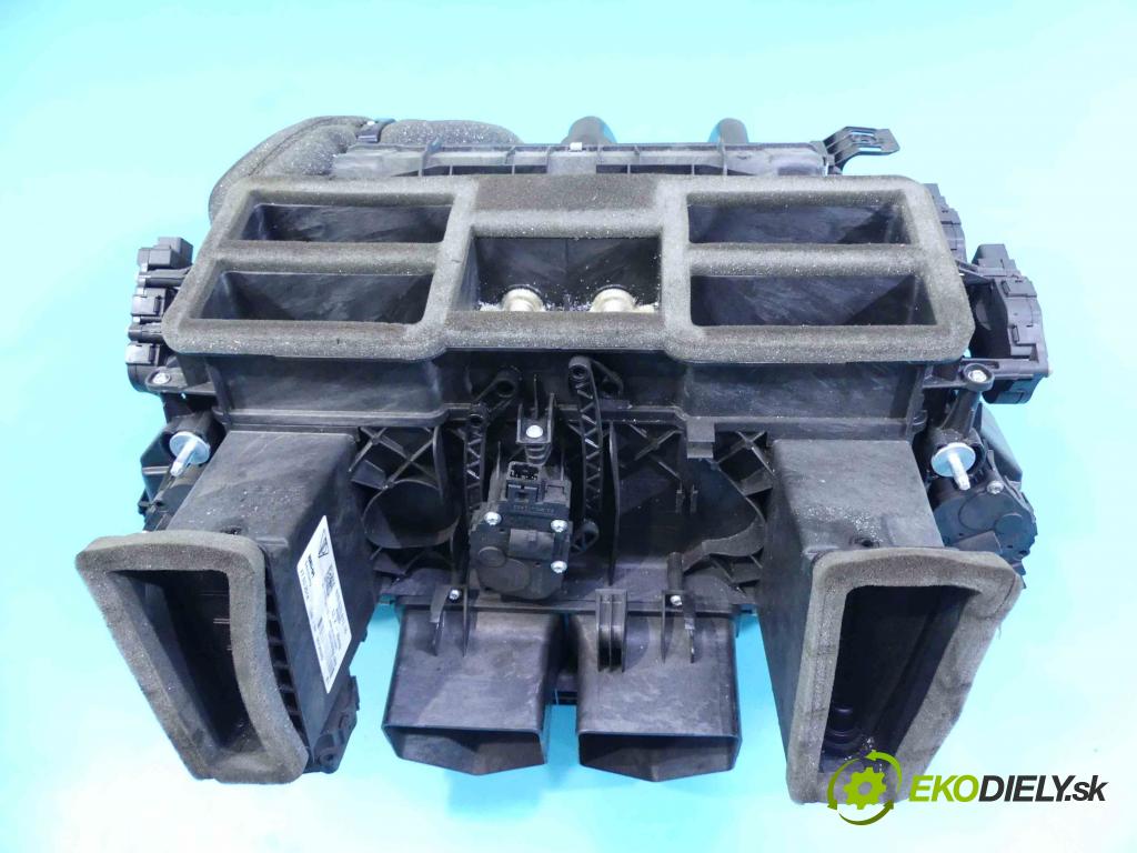 Porsche Panamera I 970 2009-2016 3.0 V6 420hp automatic 309 kW 2997 cm3 5- radiátor 97057301116 (Radiátory topení)