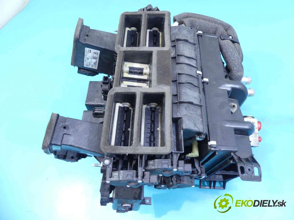 Porsche Panamera I 970 2009-2016 3.0 V6 420hp automatic 309 kW 2997 cm3 5- radiátor 97057301116 (Radiátory topení)