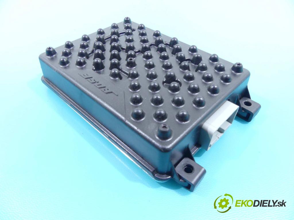 Porsche Panamera I 970 2009-2016 3.0 V6 420 hp automatic 309 kW 2997 cm3 5- Zesilovač:  (Zosilňovače)